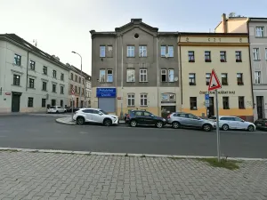 Pronájem garážového stání, Praha - Žižkov, Lupáčova, 18 m2