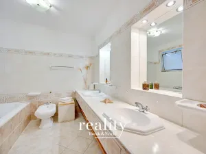 Prodej rodinného domu, Hodonice, 480 m2