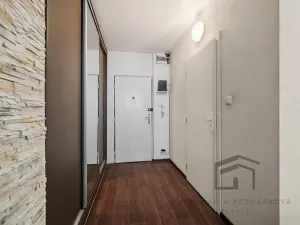 Prodej bytu 2+kk, Praha - Hostivař, Zápasnická, 39 m2