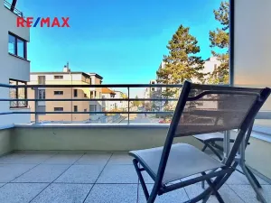 Pronájem bytu 1+kk, Praha - Podolí, Na hřebenech I, 34 m2