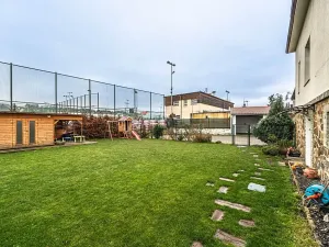 Pronájem komerční nemovitosti, Praha - Štěrboholy, Ústřední, 280 m2