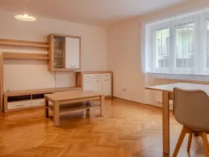 Pronájem bytu 2+1, Poděbrady, Hakenova, 51 m2