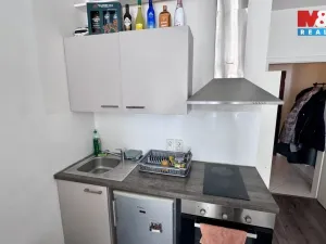 Pronájem bytu 1+kk, Praha - Střížkov, Zakšínská, 27 m2