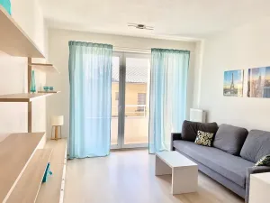 Pronájem bytu 1+kk, Praha - Vršovice, Petrohradská, 30 m2