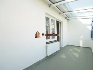 Pronájem bytu 1+kk, Praha - Nusle, U gymnázia, 48 m2