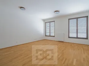 Prodej bytu 1+kk, Praha - Smíchov, Toyen, 42 m2
