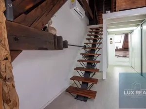 Prodej atypického bytu, Mikulov, Komenského, 164 m2