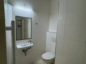 Pronájem kanceláře, Praha - Holešovice, Jirečkova, 240 m2