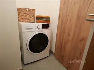 Pronájem bytu 2+kk, Praha, Plzeňská, 48 m2