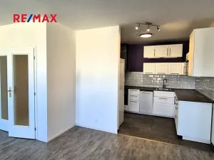 Pronájem bytu 2+kk, Praha - Žižkov, V kapslovně, 58 m2