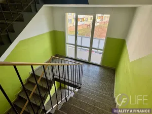 Prodej bytu 1+1, Hostinné, Sídliště, 37 m2