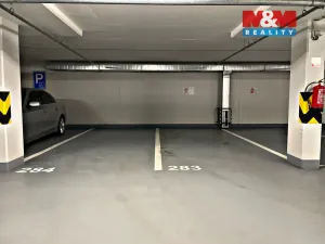 Prodej garážového stání, Praha, Březenská, 15 m2
