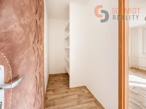 Prodej bytu 2+1, Břeclav, Na Valtické, 44 m2