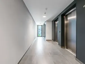 Pronájem bytu 1+kk, Praha, Českomoravská, 35 m2