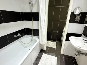 Pronájem bytu 2+kk, Praha - Horní Počernice, Pavlišovská, 56 m2