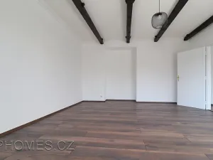 Pronájem bytu 3+1, Praha - Podolí, Jeremenkova, 90 m2