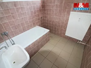 Prodej bytu 3+1, Nový Bor - Arnultovice, Gen. Svobody, 90 m2