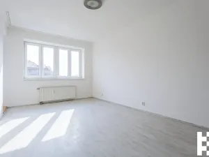Prodej bytu 2+kk, Praha - Kyje, Pelušková, 41 m2