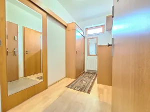 Pronájem bytu 3+kk, Praha - Vysočany, Za Lidovým domem, 58 m2