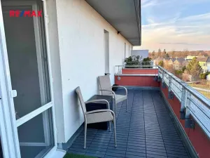Pronájem bytu 1+kk, Praha - Pitkovice, Strakošová, 32 m2