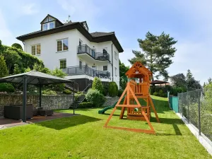 Pronájem vily, Praha - Stodůlky, Ke Koh-i-nooru, 300 m2