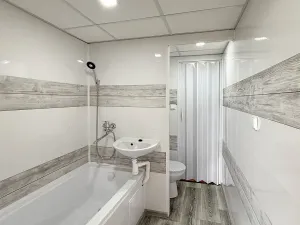 Pronájem bytu 2+1, Chomutov, Jirkovská, 63 m2