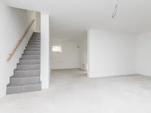 Prodej rodinného domu, Milovice, Modřínová, 122 m2