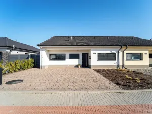 Prodej rodinného domu, Hevlín, 91 m2