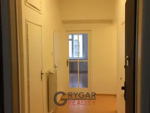 Pronájem bytu 1+1, Praha - Vinohrady, Římská, 42 m2