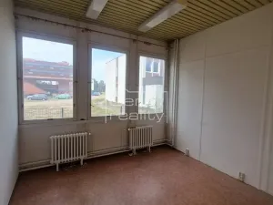 Pronájem kanceláře, Pardubice, Mezi Mosty, 65 m2