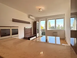 Pronájem bytu 2+kk, Jesenice, V Roháči I., 50 m2