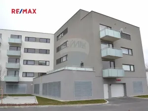 Pronájem bytu 2+kk, Plzeň, Štefánikova, 58 m2