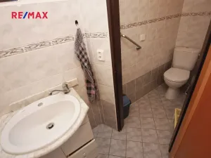 Prodej obchodního prostoru, Praha - Hlubočepy, Voskovcova, 141 m2