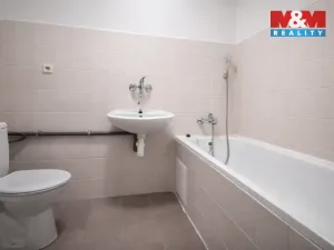 Pronájem bytu 1+kk, Sezemice, Spojovací, 32 m2