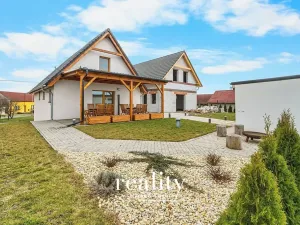 Prodej apartmánu, Jevišovka, 190 m2