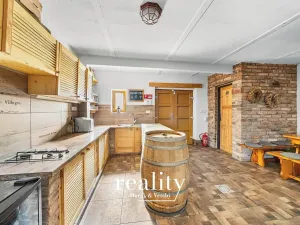 Prodej apartmánu, Jevišovka, 190 m2