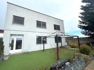 Pronájem kanceláře, Moravany, 167 m2