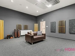 Prodej obchodního prostoru, Praha - Nové Město, Biskupský dvůr, 212 m2