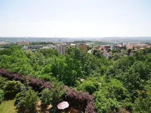 Pronájem bytu 5+kk, Praha - Libeň, Nad Okrouhlíkem, 186 m2