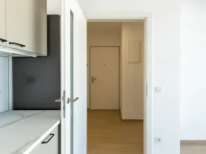 Pronájem bytu 1+kk, Praha - Letňany, Vyletalova, 32 m2