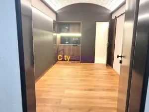 Prodej kanceláře, Praha - Smíchov, Janáčkovo nábřeží, 135 m2