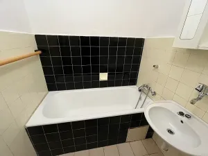 Pronájem bytu 2+1, Brno, Neumannova, 67 m2