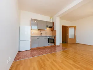 Pronájem bytu 1+kk, Praha - Kyje, Sicherova, 33 m2