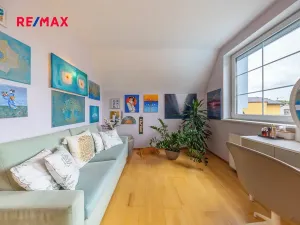 Prodej rodinného domu, Praha - Lochkov, V oudolku, 183 m2