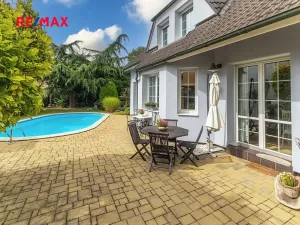 Prodej rodinného domu, Praha - Lochkov, V oudolku, 183 m2