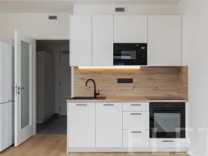 Pronájem bytu 1+kk, Praha - Hloubětín, Poděbradská, 30 m2