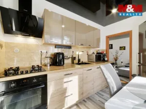 Prodej bytu 2+1, Bukovany, 51 m2