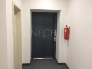 Pronájem kanceláře, Ostrov, Staré nám., 41 m2