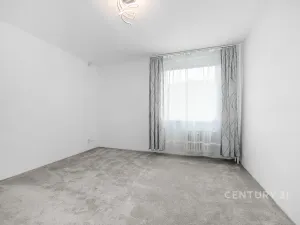 Prodej bytu 3+1, Praha - Hlubočepy, Renoirova, 74 m2