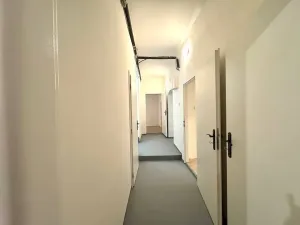 Pronájem kanceláře, Praha - Strašnice, Saratovská, 110 m2